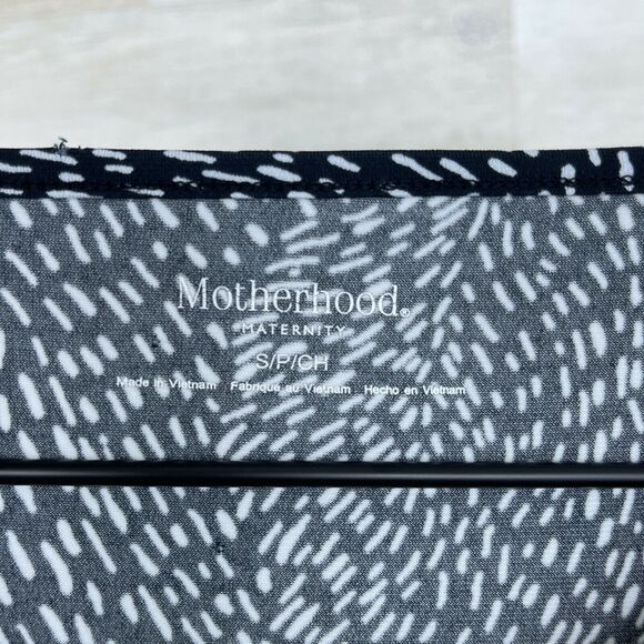 Motherhood Maternity Stretchy Keyhole Surplice Top Black White Womens Small - Picture 5 of 7